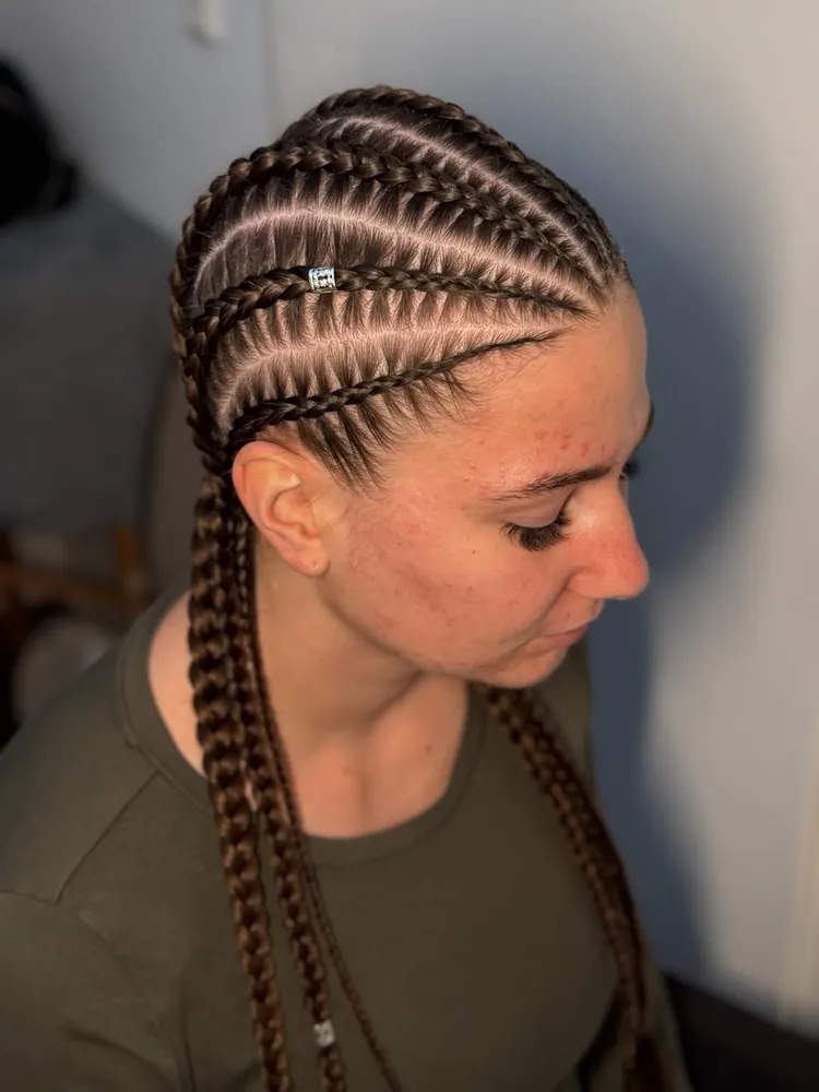 Pletenice bez ekstenzija u Glow Up salonu